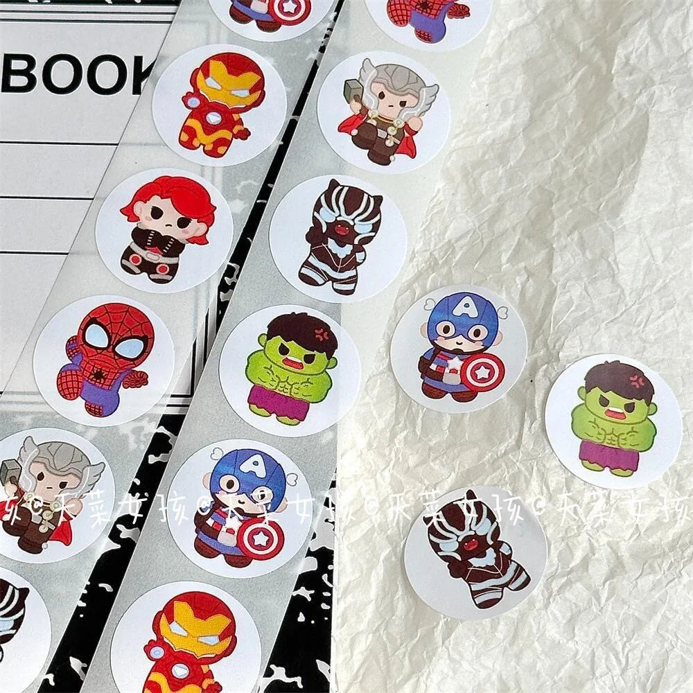 Rolo de Adesivos Vingadores: 500 Unidades Kawaii para Decorar!